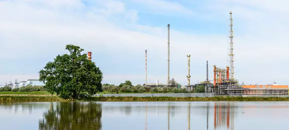 KeyVisual_CaseStudy_MFLWTI_refinery_pump.jpg